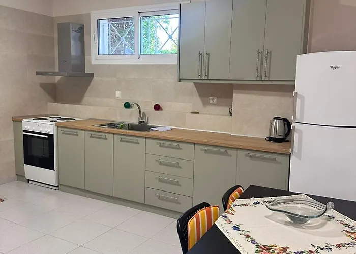 בית הארחה Ktima Lena 4*