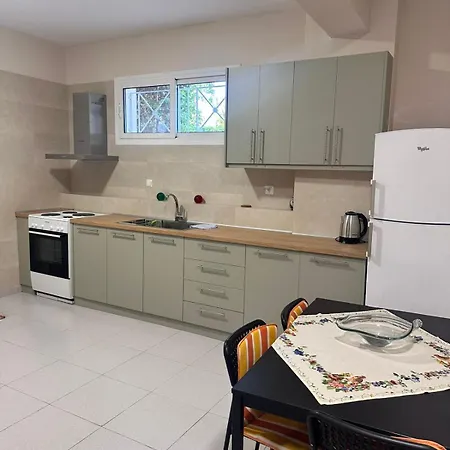 Guest house Ktima Lena 4*